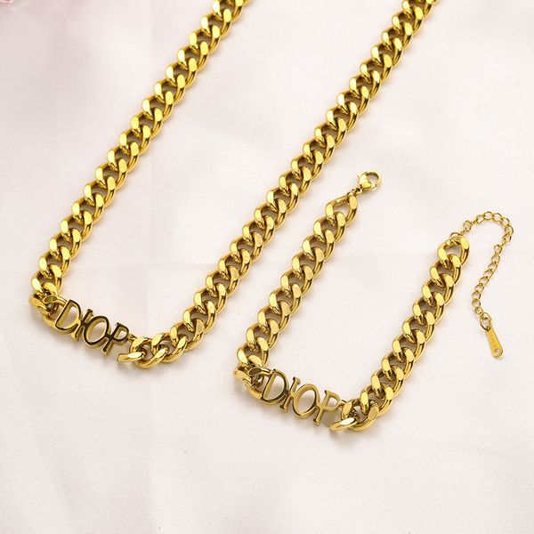 luxury designer choker necklaces women pendants necklace womens diamond 18k gold plated classic chain letter jewelry ladies wedding gift cho, Golden;silver
luxury designer choker necklaces women pendants necklace womens diamond 18k gold plated classic chain letter jewelry ladies wedding gift cho, Golden;silver
