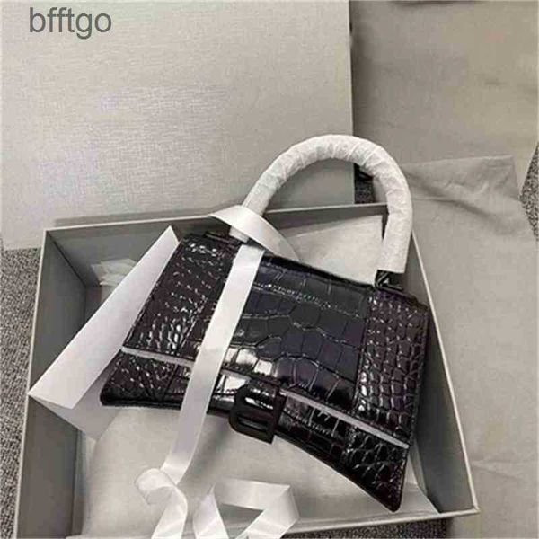 handbags balencaigass designers 2022 bag fashion b family high version women's crocodiless hourglasss leather one shoulder slant cross
handbags balencaigass designers 2022 bag fashion b family high version women's crocodiless hourglasss leather one shoulder slant cross