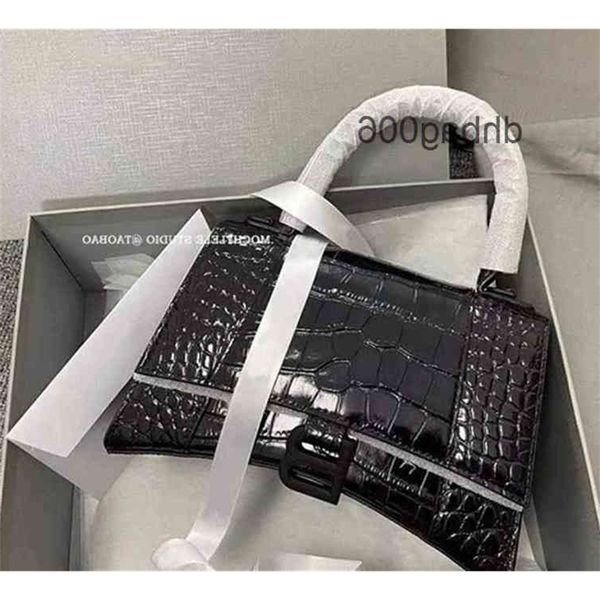 handbag balenciga bag paris designer s balencaigs 2022 handags hourglass crocodile high version star same -grade leather handag family singl
handbag balenciga bag paris designer s balencaigs 2022 handags hourglass crocodile high version star same -grade leather handag family singl