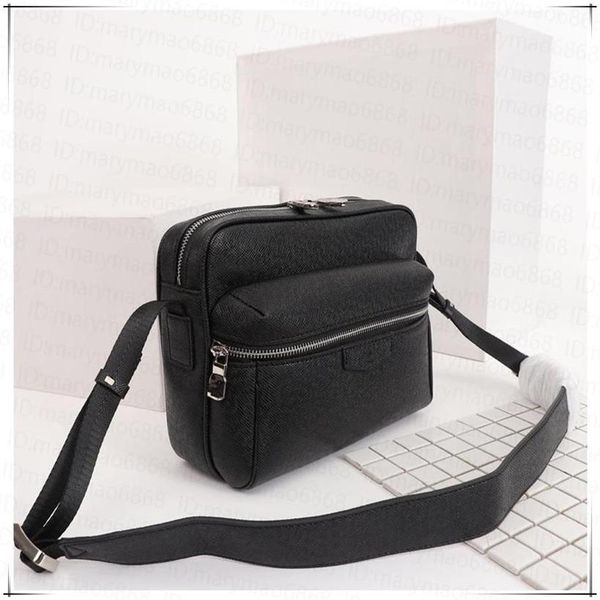 new mens shoulder bags canvas leather designers messenger bag famous trip postman classic handbag briefcase crossbody good quality3031, Black;red
new mens shoulder bags canvas leather designers messenger bag famous trip postman classic handbag briefcase crossbody good quality3031, Black;red