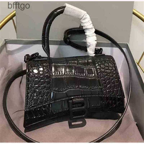 balenciga 2022 b handbags designer family bag hourglass cowhide crocodile pattern fashion trend versatile one shoulder messenger l05x
balenciga 2022 b handbags designer family bag hourglass cowhide crocodile pattern fashion trend versatile one shoulder messenger l05x