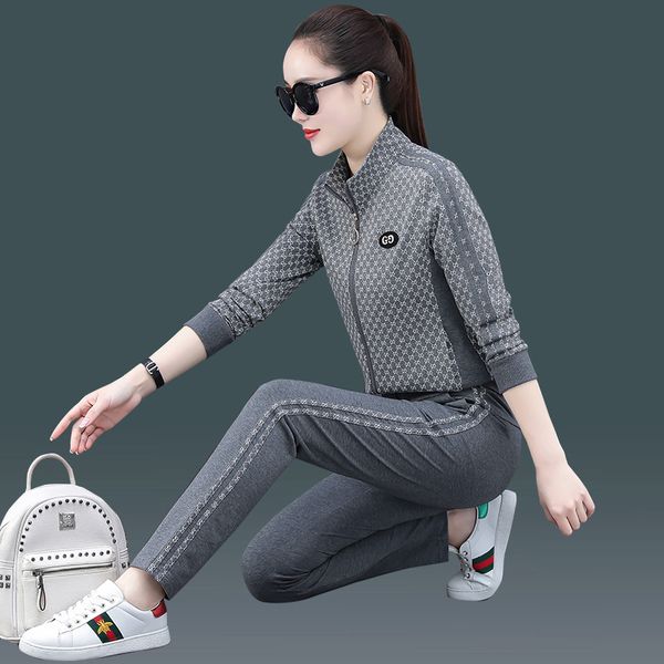 retro style autumn winter women printed two piece set sweatsuit jacketpants fashion casual ladies suits zipper woman tracksuit 220819, White
retro style autumn winter women printed two piece set sweatsuit jacketpants fashion casual ladies suits zipper woman tracksuit 220819, White