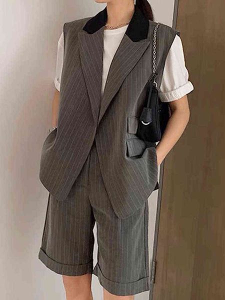 women summer blazer shorts two pieces set new casual vest jacket high wasit pants suit femme fashion business outfits clothing j220813, White;black
women summer blazer shorts two pieces set new casual vest jacket high wasit pants suit femme fashion business outfits clothing j220813, White;black