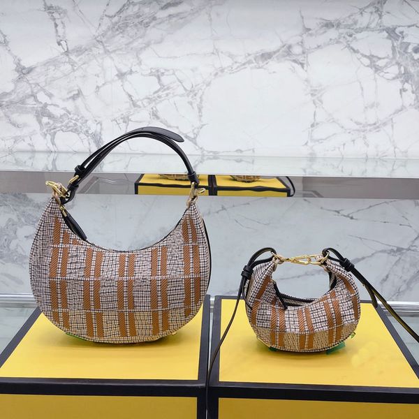 5a luxury women's handbag designer crescent shoulder bag small french bread armpit bag tramp patent leather letter handbag
5a luxury women's handbag designer crescent shoulder bag small french bread armpit bag tramp patent leather letter handbag