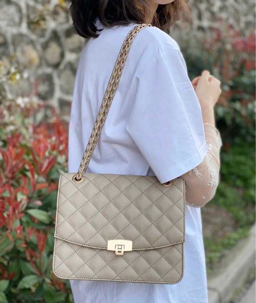 women bags zhouzhoubao123 luxurys designers totes bags vintage womens tote shopping purse leather backpack classic square trend cross body r
women bags zhouzhoubao123 luxurys designers totes bags vintage womens tote shopping purse leather backpack classic square trend cross body r