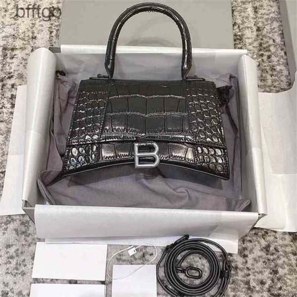 balencaigass handbags designers 2022 bag fashion b family high version women's crocodile hourglasss leather one shoulder diagonal
balencaigass handbags designers 2022 bag fashion b family high version women's crocodile hourglasss leather one shoulder diagonal