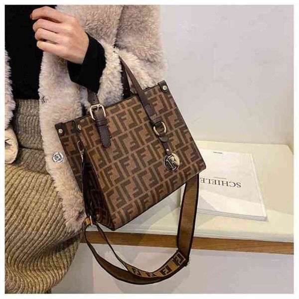 65% off factory online clearance super low wide band handbag with retro style and large capacity
65% off factory online clearance super low wide band handbag with retro style and large capacity