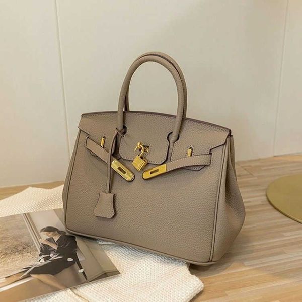 evening bag designer leather lychee pattern platinum bag women's handbag 2022 new fashion versatile large capacity single shoulder mess
evening bag designer leather lychee pattern platinum bag women's handbag 2022 new fashion versatile large capacity single shoulder mess