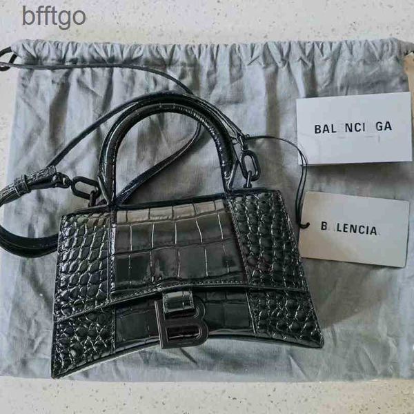 balencaigass designer handbags women's standard b bag paris hourglassb leather one shoulder messenger handbag european and american
balencaigass designer handbags women's standard b bag paris hourglassb leather one shoulder messenger handbag european and american