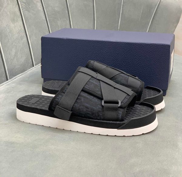 2021 designer pairs black alpha slippers in oblique jacquard summer men sandals nylon bands comfortable rubber sole scuffs with box size
2021 designer pairs black alpha slippers in oblique jacquard summer men sandals nylon bands comfortable rubber sole scuffs with box size
