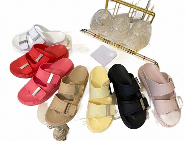 2022 designer luxury black rubber sandals hybrid slippers round toe silhouette oversized hybrid slide silver hardware women shoes
2022 designer luxury black rubber sandals hybrid slippers round toe silhouette oversized hybrid slide silver hardware women shoes
