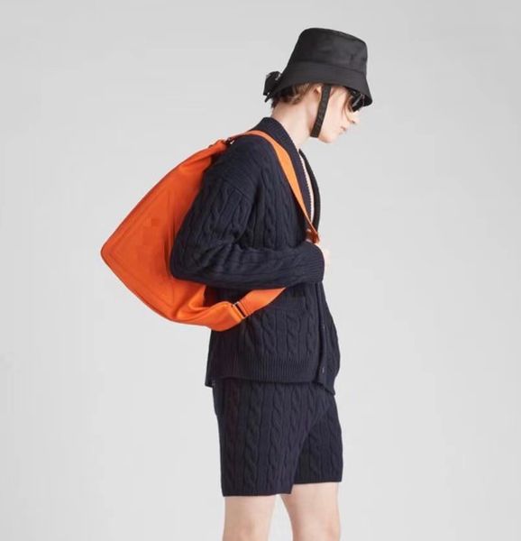 oversize canvas triangle bag leather logo print re-nylon lining shoulder crossbody luxury designers brushed leather mini-pouch wallet crysta
oversize canvas triangle bag leather logo print re-nylon lining shoulder crossbody luxury designers brushed leather mini-pouch wallet crysta