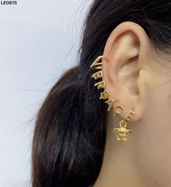 luxury designed letter ear clip earrings ear cuff banshee medusa head portrait 18k gold plated women's tassel earring designer jewelry, Silver
luxury designed letter ear clip earrings ear cuff banshee medusa head portrait 18k gold plated women's tassel earring designer jewelry, Silver