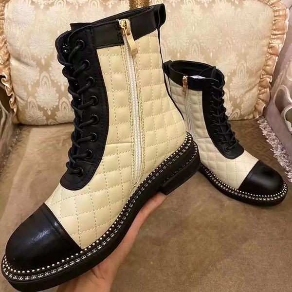 2022 luxurious designer fashion martin boots cowskin leather level knight boot laces adjustable zipper opening black women outdoor bootie
2022 luxurious designer fashion martin boots cowskin leather level knight boot laces adjustable zipper opening black women outdoor bootie