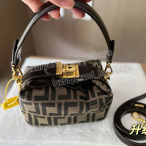 designer bags luxury tote bag handbags letter shoulder bag for ladies classic crossbody messenger wallet
designer bags luxury tote bag handbags letter shoulder bag for ladies classic crossbody messenger wallet