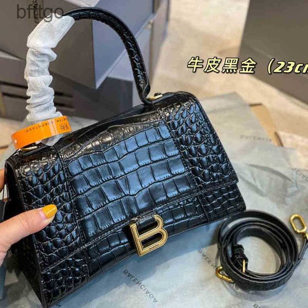 balencaigass designer handbags 2022 red b-net leather hourglassb bag crocodiless pattern paris portable one shoulder messenger light
balencaigass designer handbags 2022 red b-net leather hourglassb bag crocodiless pattern paris portable one shoulder messenger light