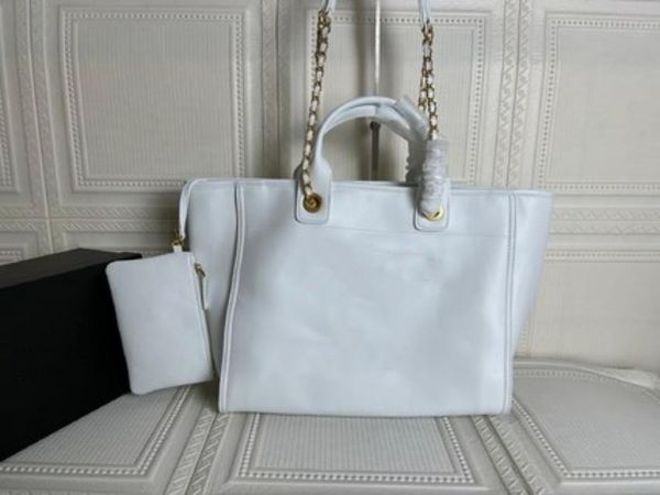 2022 large capacity women's handbag crossbody tot bag magnanimous seven color hardware noble generosity fashionable 38/30/18 cowhide
2022 large capacity women's handbag crossbody tot bag magnanimous seven color hardware noble generosity fashionable 38/30/18 cowhide
