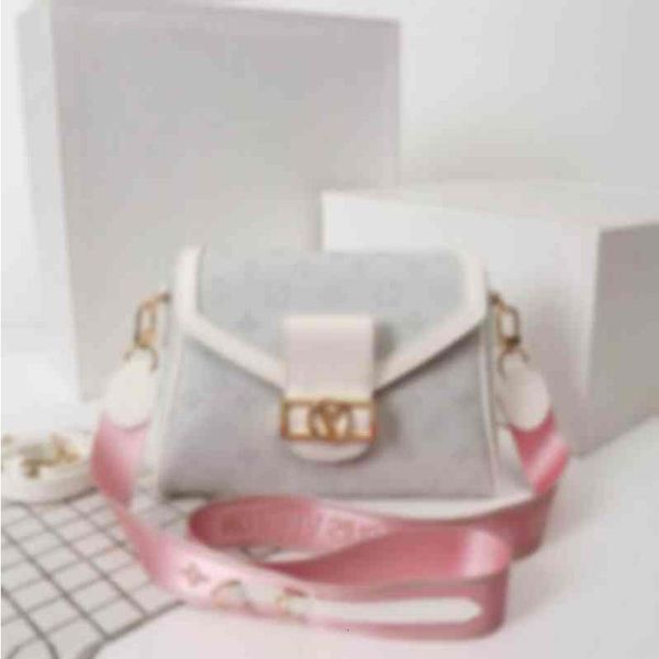 louiseity 1 viutonity m51609 brand gift women luxury wild shoulder trend good-looking size fashion bags style bag 26x17x7cm handba rcga, Red;black
louiseity 1 viutonity m51609 brand gift women luxury wild shoulder trend good-looking size fashion bags style bag 26x17x7cm handba rcga, Red;black