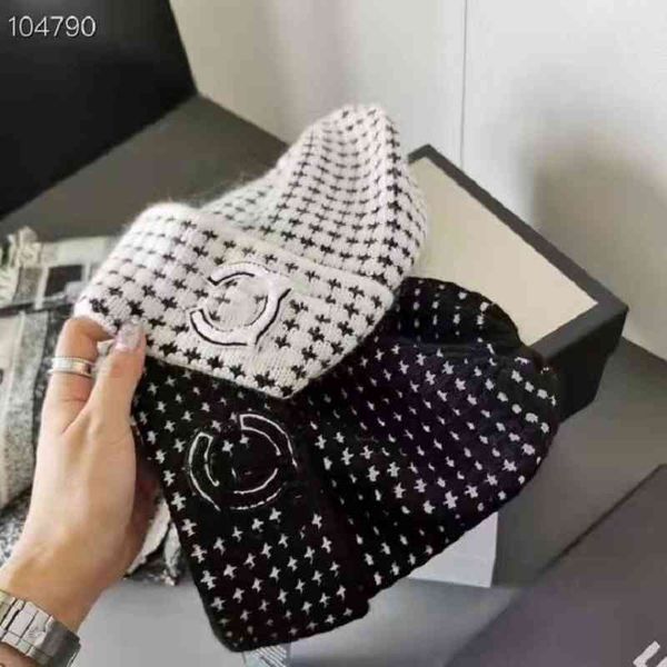 ball caps autumn and winter versatile xiaoxiangjia lamb cashmere lei feng korean version plush warm ear protection hat plush flying 6m60, Blue;gray 
ball caps autumn and winter versatile xiaoxiangjia lamb cashmere lei feng korean version plush warm ear protection hat plush flying 6m60, Blue;gray