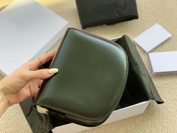 quality designer teen besace shoulder bag pure color flap bags glossed coffee leather black handbag gold finish hasp baguette metal closure
quality designer teen besace shoulder bag pure color flap bags glossed coffee leather black handbag gold finish hasp baguette metal closure