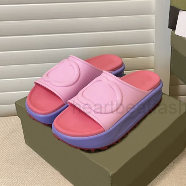 embossed interlock platform rubber slide sandals beach women slipper luxury shoes ivory black pink purple blue rubber are quality
embossed interlock platform rubber slide sandals beach women slipper luxury shoes ivory black pink purple blue rubber are quality