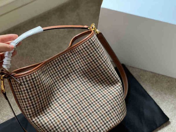 women bags backpack classic square purse leather luxury designer body pillow zhouzhoubao123 handbag high-capacity solid crossbody bag colors
women bags backpack classic square purse leather luxury designer body pillow zhouzhoubao123 handbag high-capacity solid crossbody bag colors