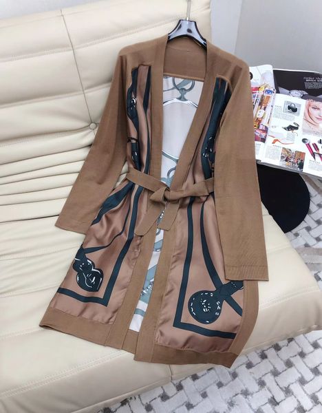 milan runway women's trench coats 2022 new autumn winter v neck long sleeve print panelled designer coats brand same style outerwear 08, Tan;black
milan runway women's trench coats 2022 new autumn winter v neck long sleeve print panelled designer coats brand same style outerwear 08, Tan;black
