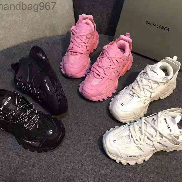 mens womens designer shoes balencigashoe casual shoes third generation paris track black daddy women's spring and autumn b family 2021
mens womens designer shoes balencigashoe casual shoes third generation paris track black daddy women's spring and autumn b family 2021