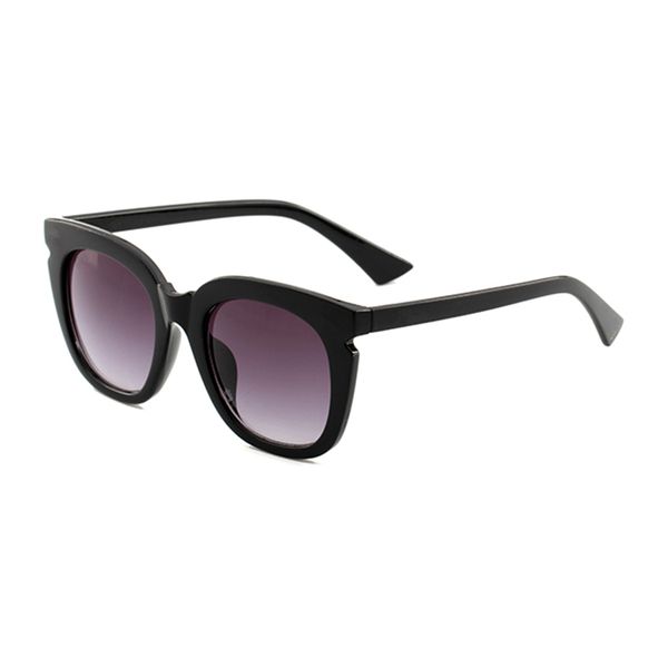 luxury designer sunglasses for women men eyeglasses outdoor shades pc frame fashion classic sun glasses with box, White;black
luxury designer sunglasses for women men eyeglasses outdoor shades pc frame fashion classic sun glasses with box, White;black