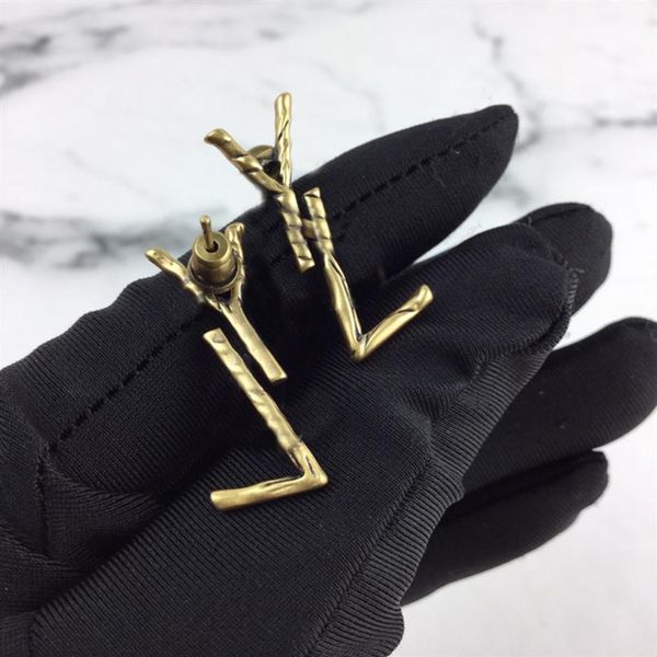 2022 fashion gold stud earrings brooch pendant for women earring luxurys designers jewelry sutds 925 silver hoops 220306n, Golden;silver
2022 fashion gold stud earrings brooch pendant for women earring luxurys designers jewelry sutds 925 silver hoops 220306n, Golden;silver