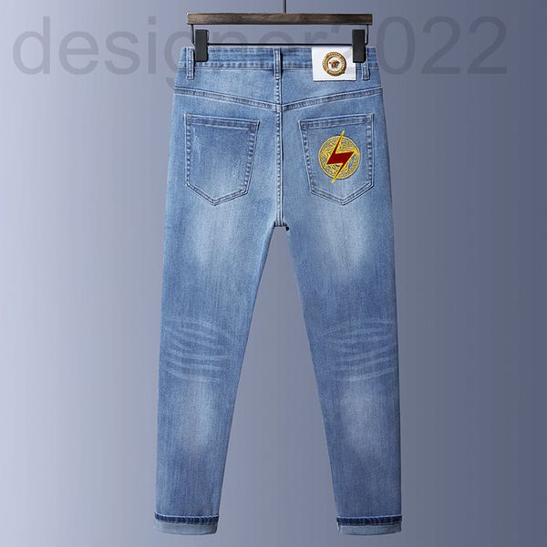 men's jeans designer european medusa embroidered jeans men's spring and autumn light blue fashionable versatile elastic slim fit s
men's jeans designer european medusa embroidered jeans men's spring and autumn light blue fashionable versatile elastic slim fit s