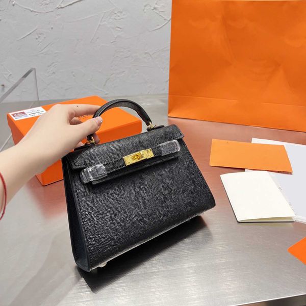 women crossbody shoulder bags classic letter gold hardware multi colors cross grain leather plain color mini lady handbags female portable t
women crossbody shoulder bags classic letter gold hardware multi colors cross grain leather plain color mini lady handbags female portable t