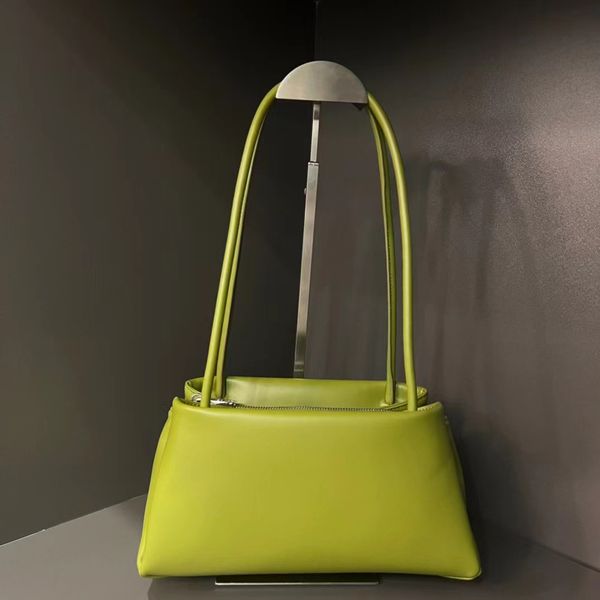 2022 new high-quality texture niche underarm bag women's summer design casual this year's popular one-shoulder tote bag double-sho
2022 new high-quality texture niche underarm bag women's summer design casual this year's popular one-shoulder tote bag double-sho