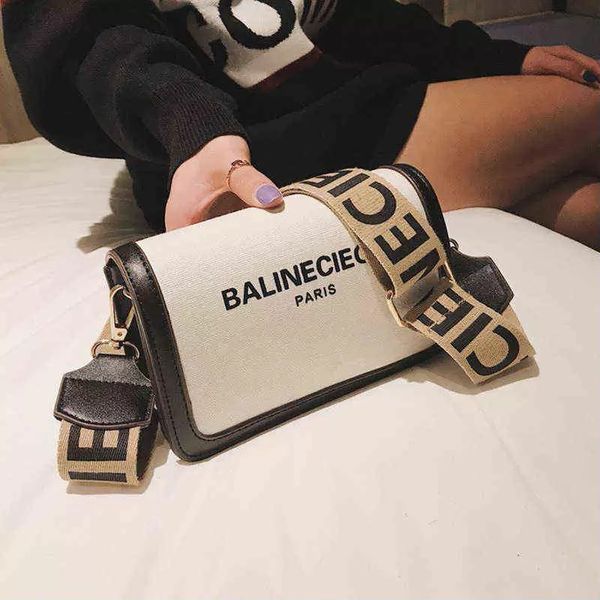 trendy women's clutch bag wallet handbag stitching design small square summer shoulder bag name brand flip, Red;black
trendy women's clutch bag wallet handbag stitching design small square summer shoulder bag name brand flip, Red;black