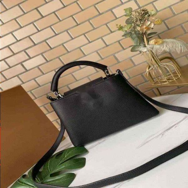 louiseity 1 viutonity h brand and compact style backpacks gentle tote luxury fashionable feminine women simple shoulder clean bag handb shlv, Red;black
louiseity 1 viutonity h brand and compact style backpacks gentle tote luxury fashionable feminine women simple shoulder clean bag handb shlv, Red;black