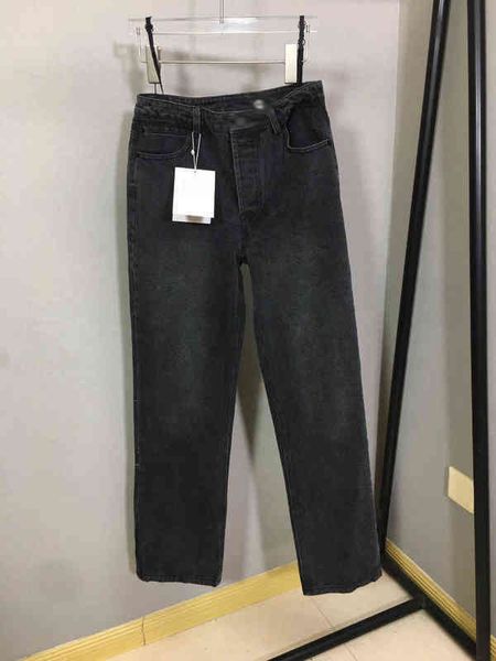 italy paris fashionearly spring new waist nail drill letter high waist straight tube jeans pants, Black;white
italy paris fashionearly spring new waist nail drill letter high waist straight tube jeans pants, Black;white