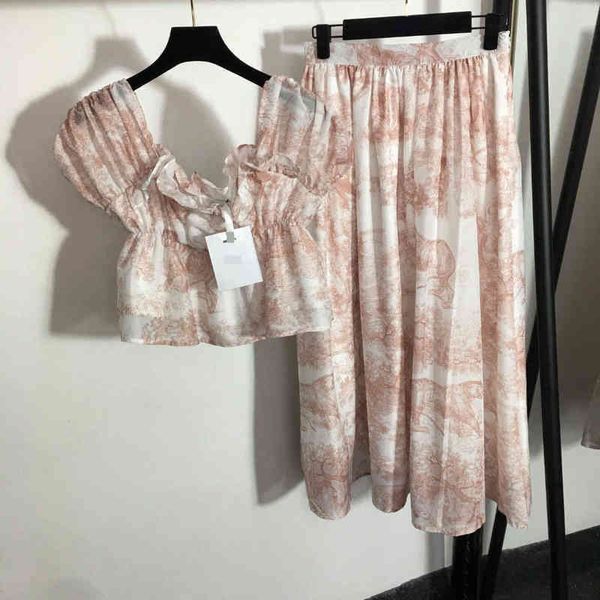 2022 spring and summer new suit fashion lotus leaf collar short shirt - animal print high waist pleated skirt, White
2022 spring and summer new suit fashion lotus leaf collar short shirt - animal print high waist pleated skirt, White