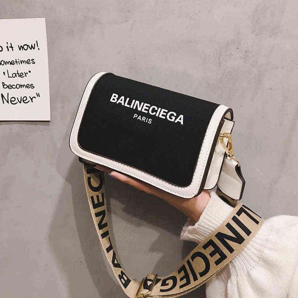 2022 new high-end bag fashion one-shoulder diagonal all-match niche design commuter bag, Red;black
2022 new high-end bag fashion one-shoulder diagonal all-match niche design commuter bag, Red;black