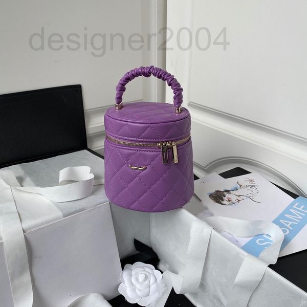 evening bags designer spring and summer new lingge mini handbag makeup mouth red bucket handle fold design women's h039 
evening bags designer spring and summer new lingge mini handbag makeup mouth red bucket handle fold design women's h039