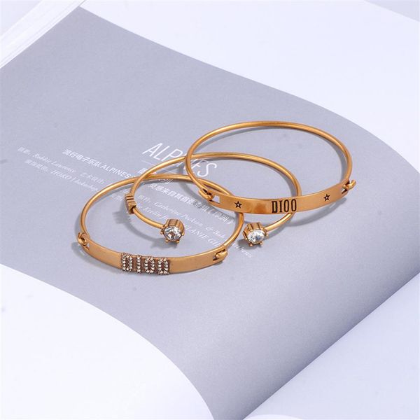 luxury designer jewelry women bracelets retro three-piece suit cuff braceltes high-end letter diamond charm bracelet for men fashi231w, White
luxury designer jewelry women bracelets retro three-piece suit cuff braceltes high-end letter diamond charm bracelet for men fashi231w, White