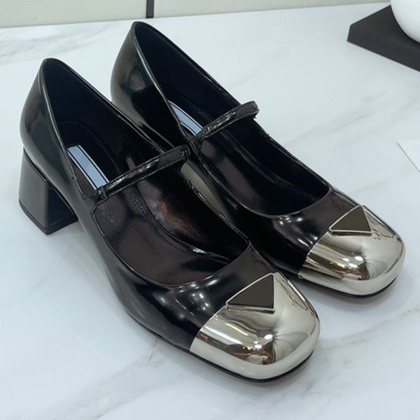 new sandals single shoes thick heel series early spring runway catwalk net red stars with the same elegant and generous extravagance simple, Black
new sandals single shoes thick heel series early spring runway catwalk net red stars with the same elegant and generous extravagance simple, Black