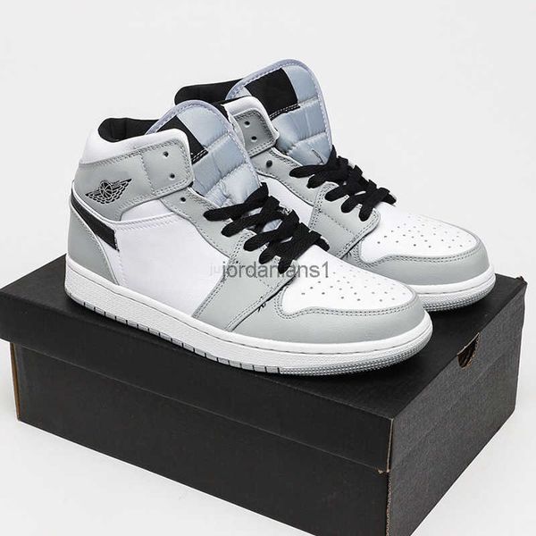 boots jumpman 1 mid light smoke greyblack-white shoes lychee leather sport outdoor sneakers come with original box fast delivery, Black
boots jumpman 1 mid light smoke greyblack-white shoes lychee leather sport outdoor sneakers come with original box fast delivery, Black