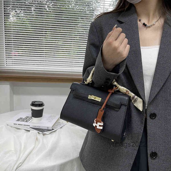 evening bags luxury h designer bags bag women's bag simple fashion shoulder messenger texture style red envelope
evening bags luxury h designer bags bag women's bag simple fashion shoulder messenger texture style red envelope