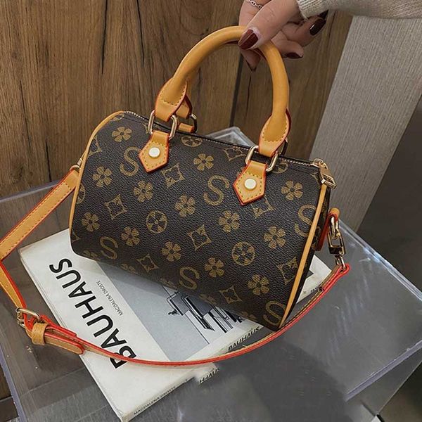 accessories exclusive designer purse handbags shoulder totes bag crossbody for mens womens luxury pillow bag vintage boston tote, Silver
accessories exclusive designer purse handbags shoulder totes bag crossbody for mens womens luxury pillow bag vintage boston tote, Silver
