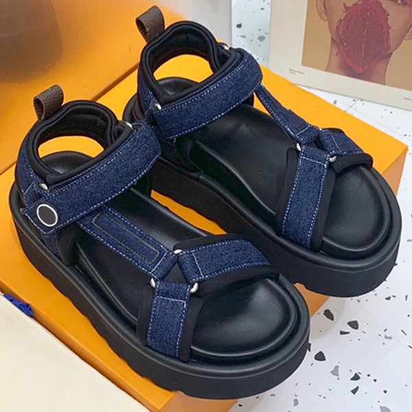 pool pillow flatform comfort sandals are a fashion forward interpretation of this seasons collections they feature 4cm flat sole with an ext, Black
pool pillow flatform comfort sandals are a fashion forward interpretation of this seasons collections they feature 4cm flat sole with an ext, Black