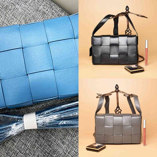 evening bags classic venetassssss bbottegasss handbags men's messenger small large lattice leather sheepskin woven brand women's s
evening bags classic venetassssss bbottegasss handbags men's messenger small large lattice leather sheepskin woven brand women's s