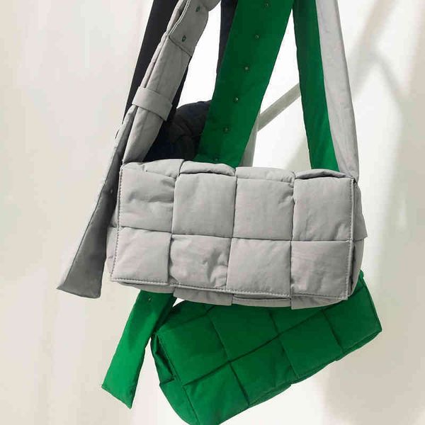 venetasss evening bags bbottegasss handbags woven men's cassette trendy pillow women's tofu nylon one shoulder messenger
venetasss evening bags bbottegasss handbags woven men's cassette trendy pillow women's tofu nylon one shoulder messenger