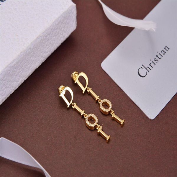 2022classic letter earrings studs charm retro designer earrings women eardrops jewelry with gift box for party anniversary203u, Golden
2022classic letter earrings studs charm retro designer earrings women eardrops jewelry with gift box for party anniversary203u, Golden