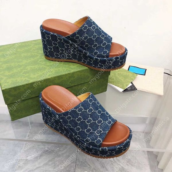 family embroidered thick soled slippers word muffin wedge heel raised letter women's large, Black
family embroidered thick soled slippers word muffin wedge heel raised letter women's large, Black