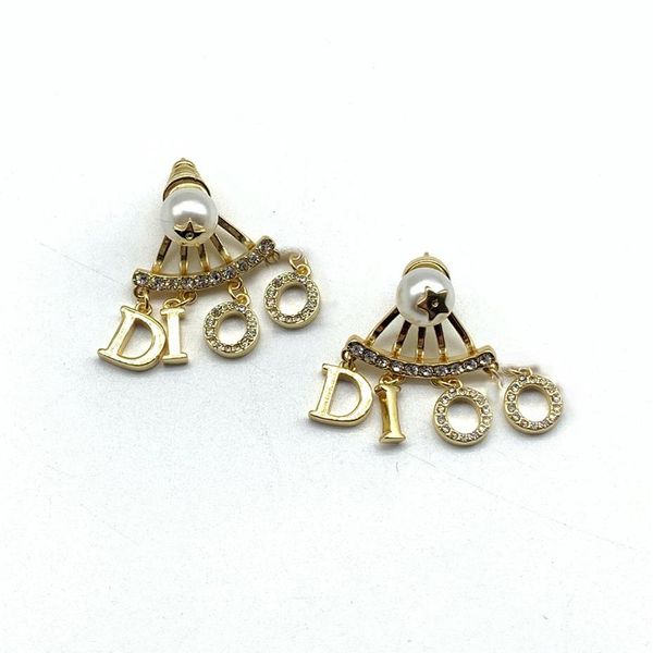 fashion pearl stud earrings for lady women party wedding lovers gift engagement jewelry bride with box214k, Golden;silver
fashion pearl stud earrings for lady women party wedding lovers gift engagement jewelry bride with box214k, Golden;silver